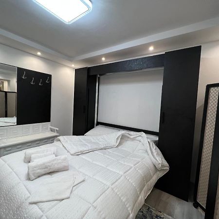 Apartment Tirana On Myslym Shyri Exterior foto