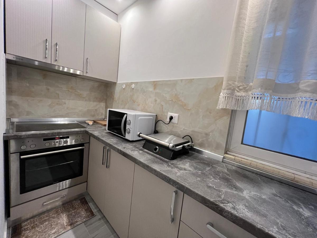 Apartment Tirana On Myslym Shyri Exterior foto