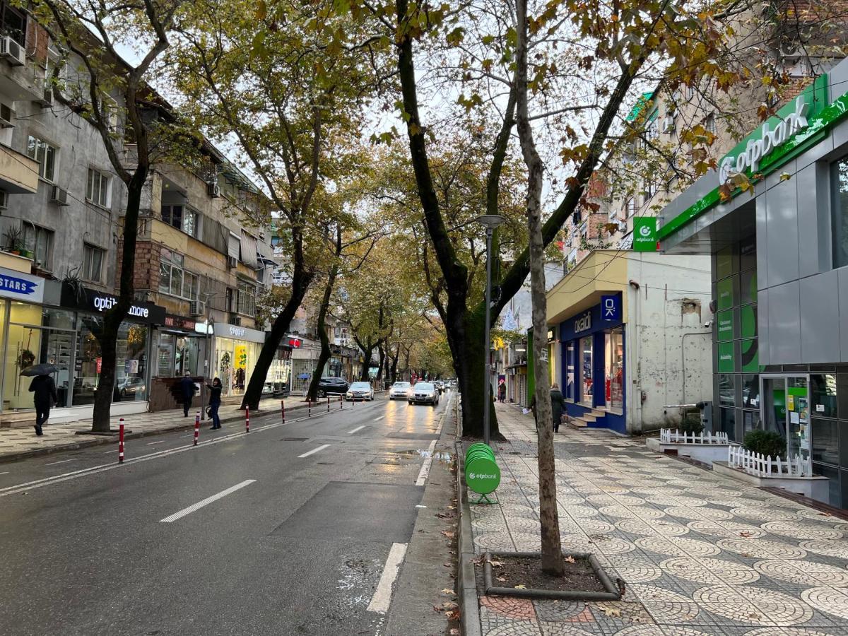 Apartment Tirana On Myslym Shyri Exterior foto